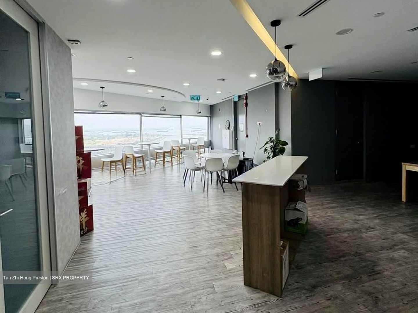 Gateway East (D7), Office #551952461